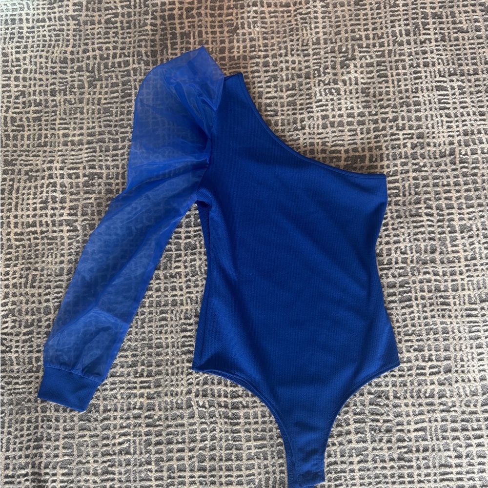 Blue one-sleeved bodysuit